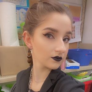 Meet your Posher, Jacqueline